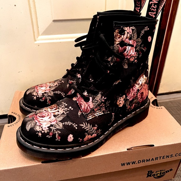 Dr. Martens Shoes - Dr Martens Victorian Floral Black Lace Up Combat Boots Size 8